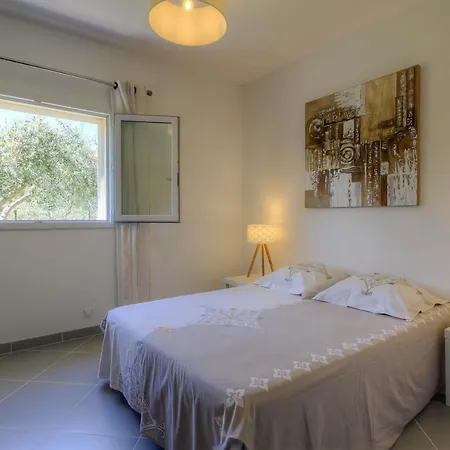 Moderne Avec Vue Sur Montagne à Taglio-Isolaccio