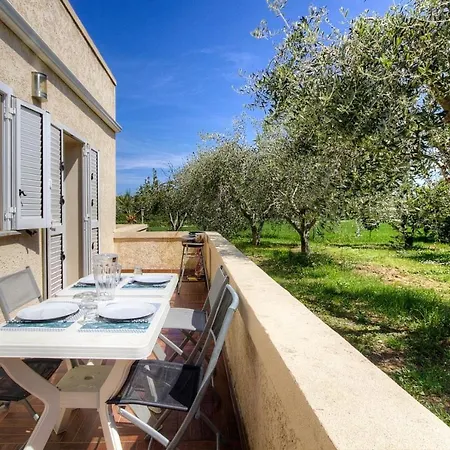 Moderne Avec Vue Sur Montagne à Appartamento