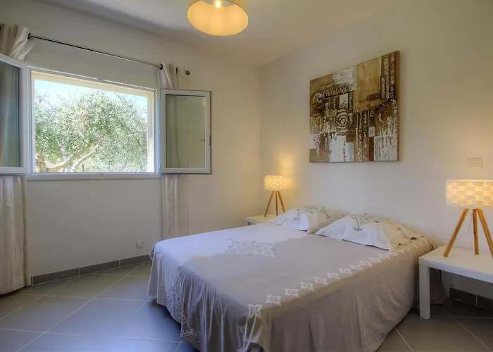 Moderne Avec Vue Sur Montagne A Taglio-Isolaccio