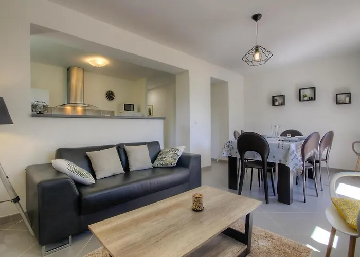 Moderne Avec Vue Sur Montagne A Taglio-Isolaccio