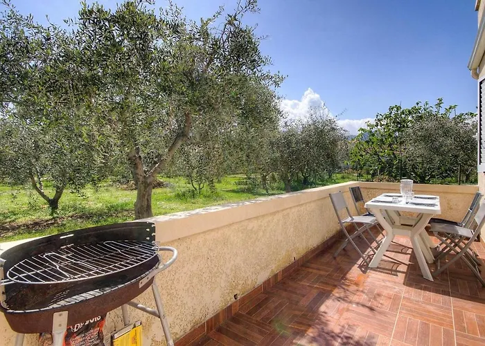 Moderne Avec Vue Sur Montagne A * Taglio-Isolaccio